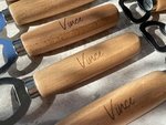 Gegraveerde houten flesopener (vanaf 10 stuks)