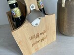 Gegraveerde houten bierhouder