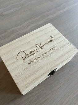 Gegraveerd houten kistje 