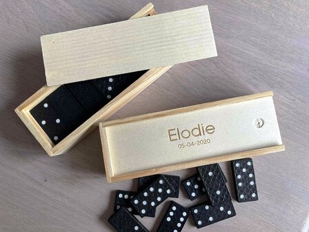Gegraveerd domino spel 