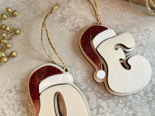 Houten kersthanger met kerstmuts