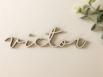 Houten naam 'Victor'