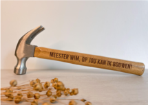 Houten hamer gegraveerd
