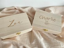 Gegraveerd houten kistje