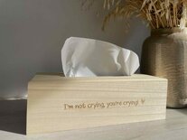 Gegraveerde houten zakdoekdoos
