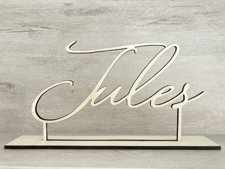 Houten naam op voet