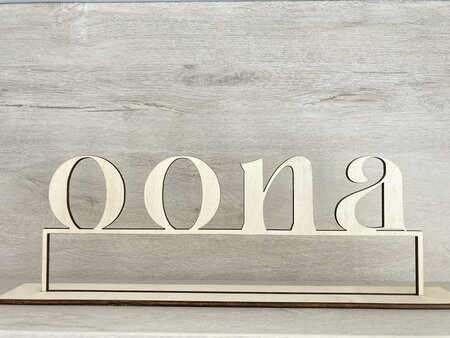 Houten naam op voet