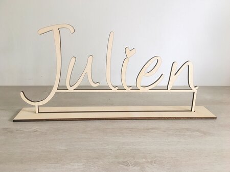 Houten naam op voet