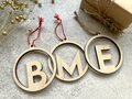 Houten kerstbal met letter